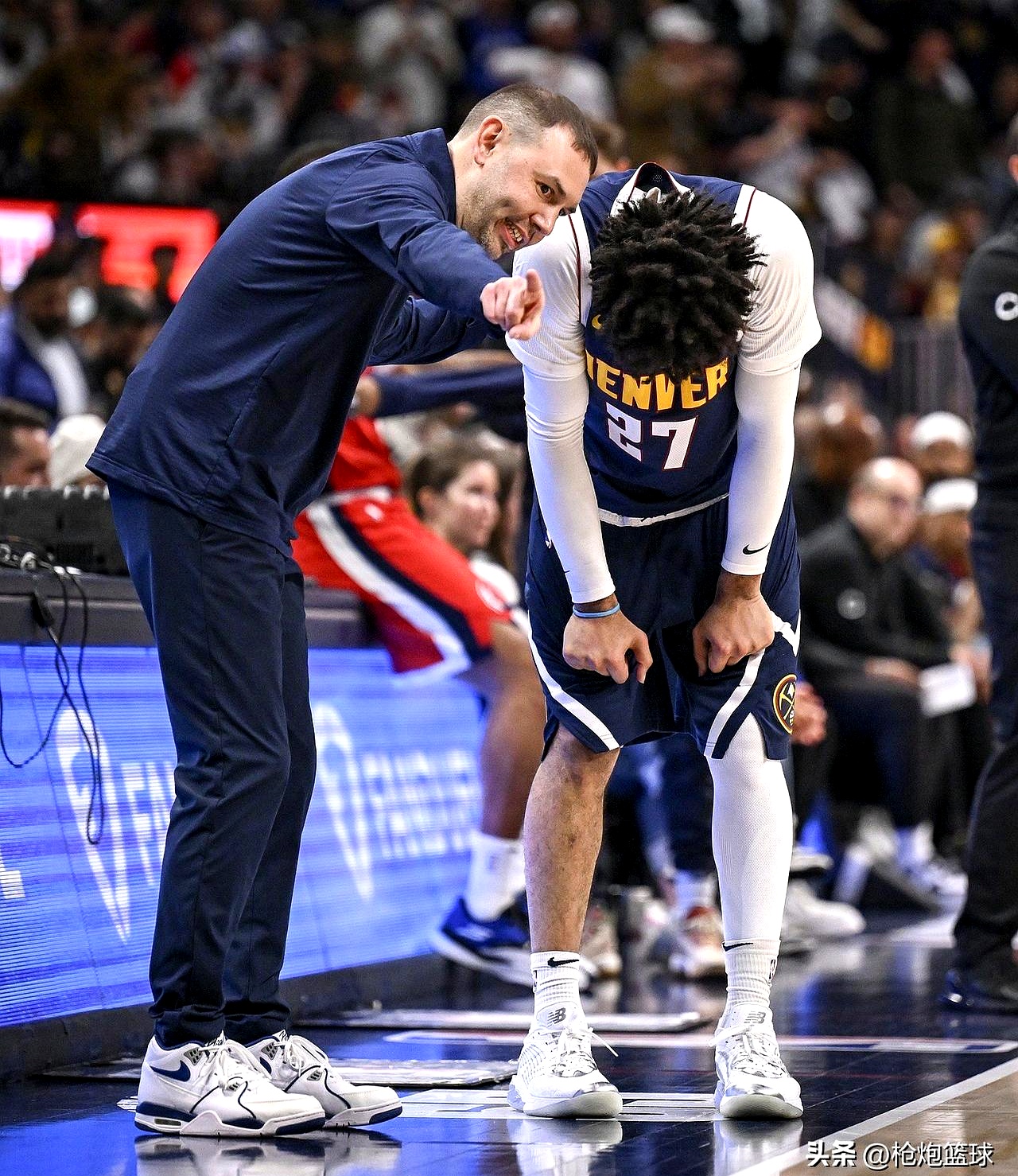 爱游戏客户端穆古鲁扎在掘金比赛中表现优异，重返赛场引发热议！